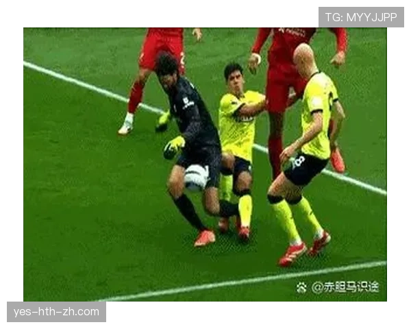 冲撞门将的判罚规则：何时算犯规何时罚球秀争议