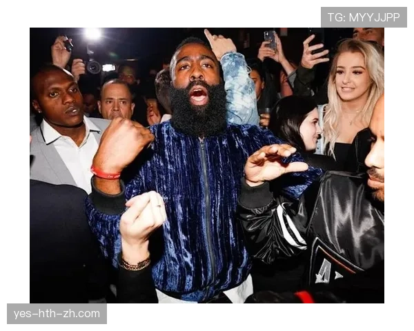 哈登训练完顺手买了辆法拉利，油钱比我房租还贵