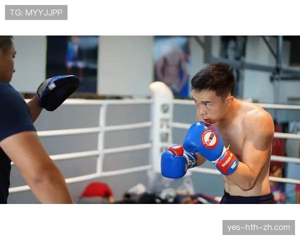 徐灿训练完直接去夜市啃烤串，这自律人设是不是有点崩？