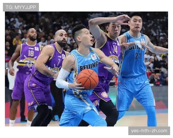 篮球规则中脚踢球违例是如何判定的？